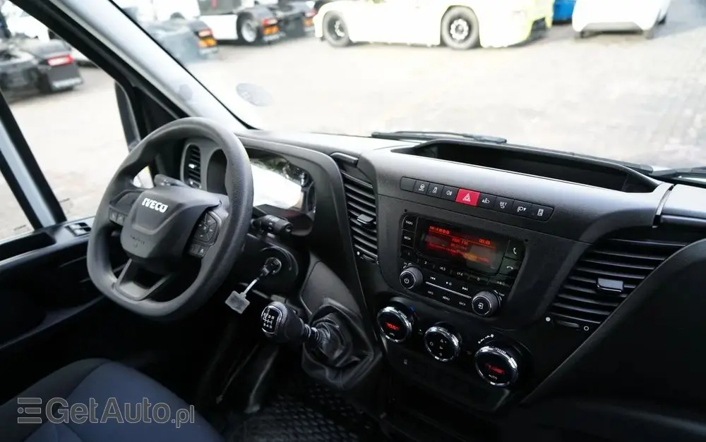 IVECO DAILY 35-160 / KONTENER 4,2 M    / WINDA  / BLIŹNIAK   DMC: 3500 KG /  2022 