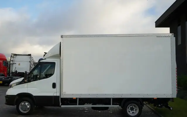 IVECO DAILY 35-160 / KONTENER 4,2 M    / WINDA  / BLIŹNIAK   DMC: 3500 KG /  2022 