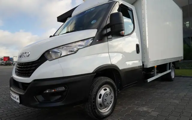 IVECO DAILY 35-160 / KONTENER 4,2 M    / WINDA  / BLIŹNIAK   DMC: 3500 KG /  2022 