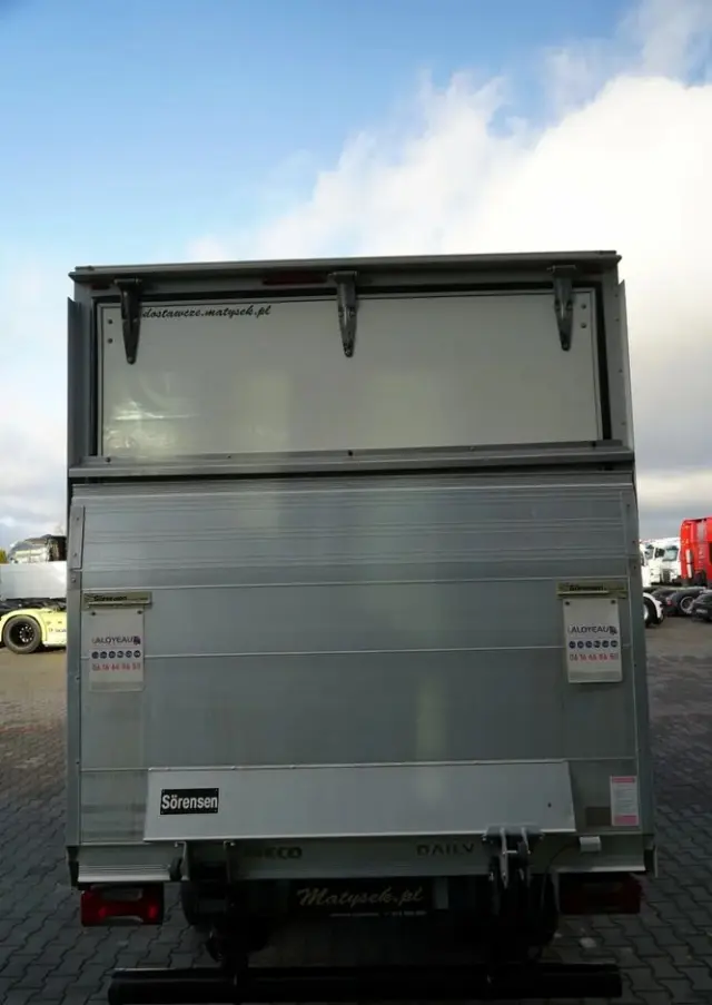 IVECO DAILY 35-160 / KONTENER 4,2 M    / WINDA  / BLIŹNIAK   DMC: 3500 KG /  2022 