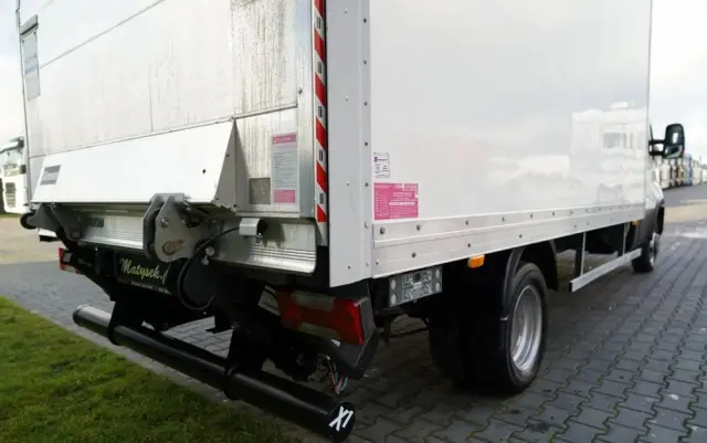 IVECO DAILY 35-160 / KONTENER 4,2 M    / WINDA  / BLIŹNIAK   DMC: 3500 KG /  2022 