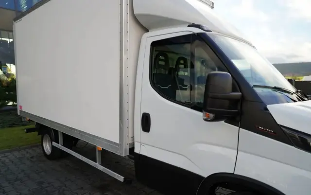IVECO DAILY 35-160 / KONTENER 4,2 M    / WINDA  / BLIŹNIAK   DMC: 3500 KG /  2022 