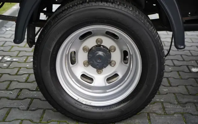 IVECO DAILY 35-160 / KONTENER 4,2 M    / WINDA  / BLIŹNIAK   DMC: 3500 KG /  2022 