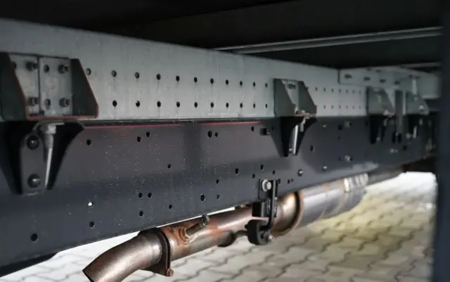 IVECO DAILY 35-160 / KONTENER 4,2 M    / WINDA  / BLIŹNIAK   DMC: 3500 KG /  2022 