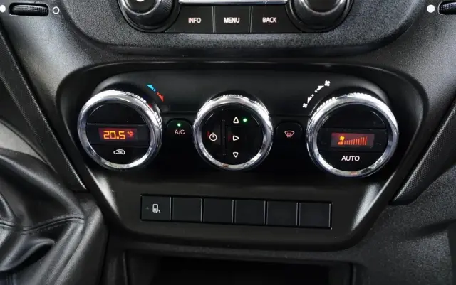 IVECO DAILY 35-160 / KONTENER 4,2 M    / WINDA  / BLIŹNIAK   DMC: 3500 KG /  2022 