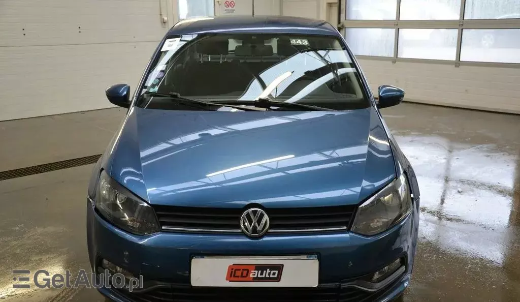 VOLKSWAGEN Polo 