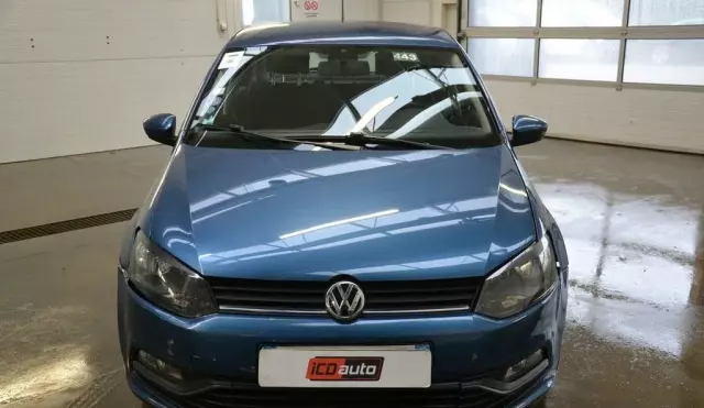 VOLKSWAGEN Polo 