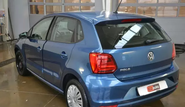 VOLKSWAGEN Polo 