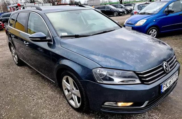 VOLKSWAGEN Passat 