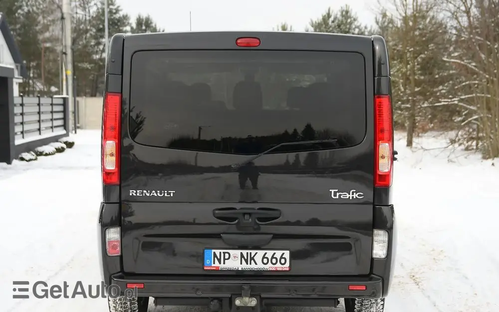 RENAULT Trafic FAP Grand Passenger Black Edition
