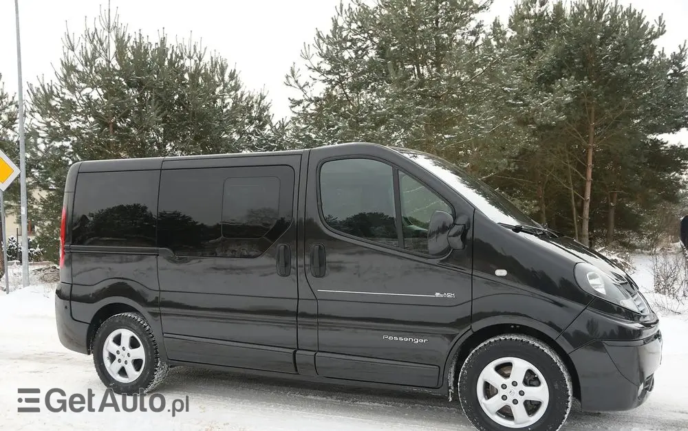 RENAULT Trafic FAP Grand Passenger Black Edition