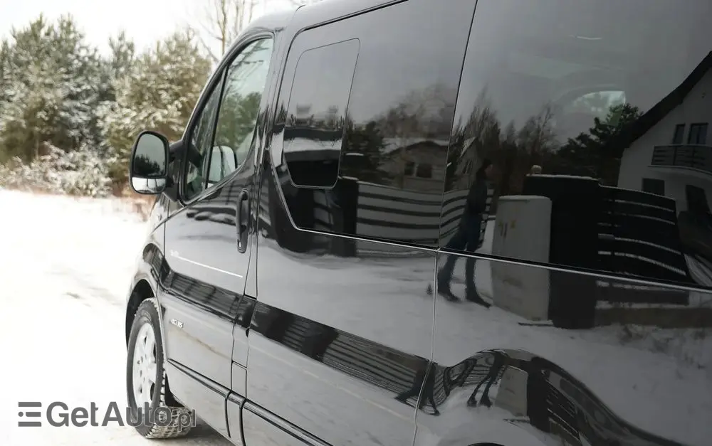 RENAULT Trafic FAP Grand Passenger Black Edition