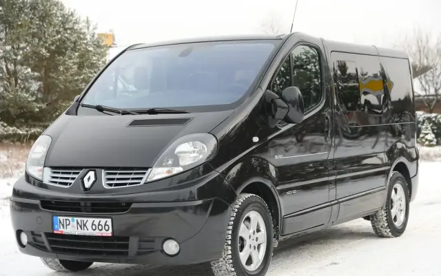 RENAULT Trafic FAP Grand Passenger Black Edition