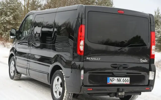 RENAULT Trafic FAP Grand Passenger Black Edition