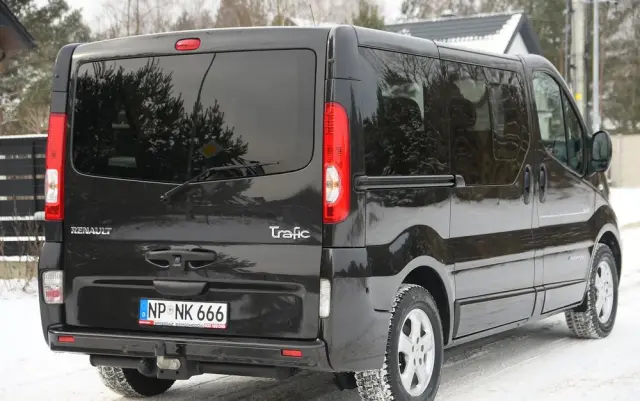 RENAULT Trafic FAP Grand Passenger Black Edition