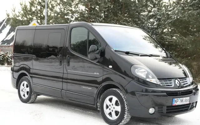 RENAULT Trafic FAP Grand Passenger Black Edition