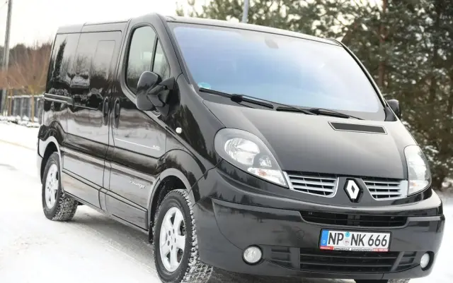 RENAULT Trafic FAP Grand Passenger Black Edition