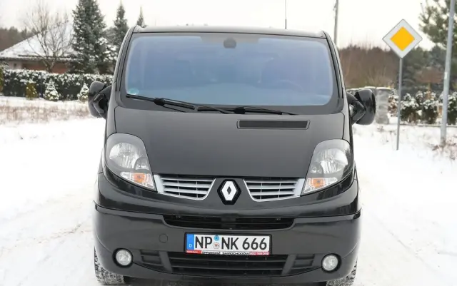 RENAULT Trafic FAP Grand Passenger Black Edition