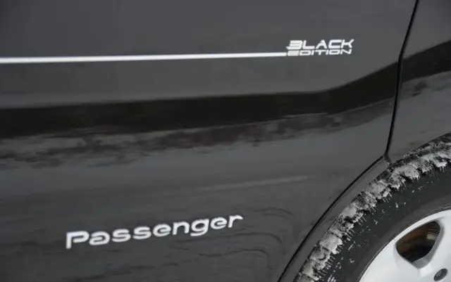 RENAULT Trafic FAP Grand Passenger Black Edition