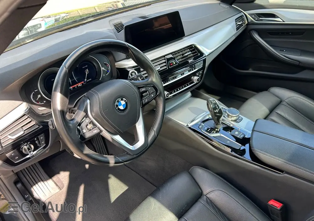 BMW Seria 5 520d Luxury Line