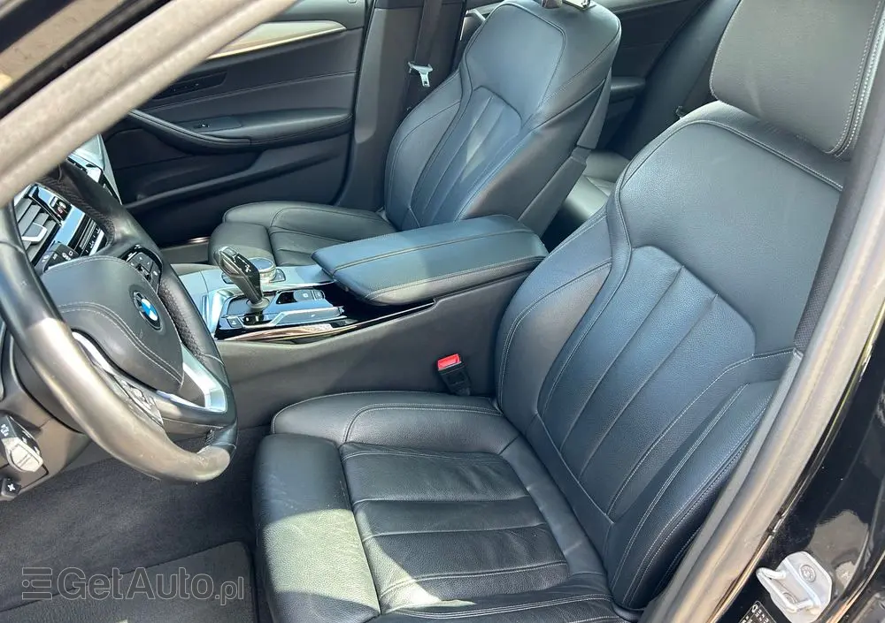 BMW Seria 5 520d Luxury Line