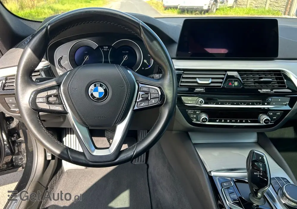 BMW Seria 5 520d Luxury Line