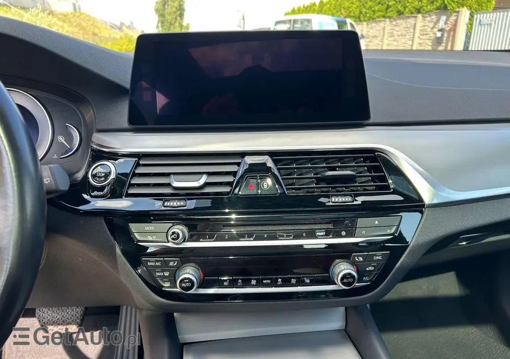 BMW Seria 5 520d Luxury Line