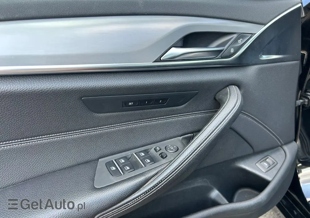 BMW Seria 5 520d Luxury Line