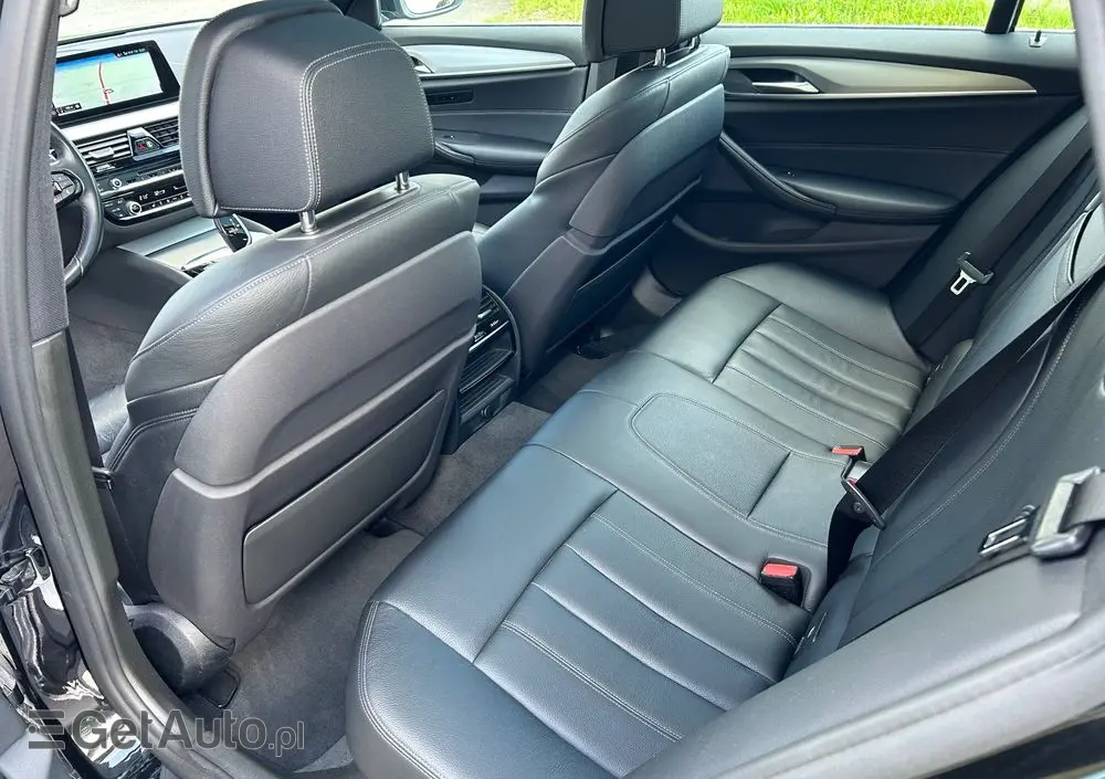 BMW Seria 5 520d Luxury Line