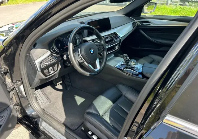 BMW Seria 5 520d Luxury Line