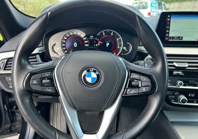 BMW Seria 5 520d Luxury Line