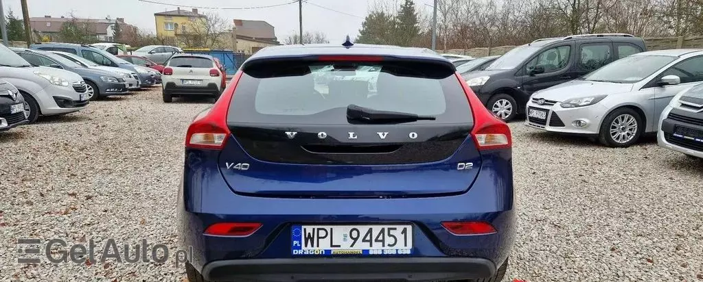 VOLVO V40 