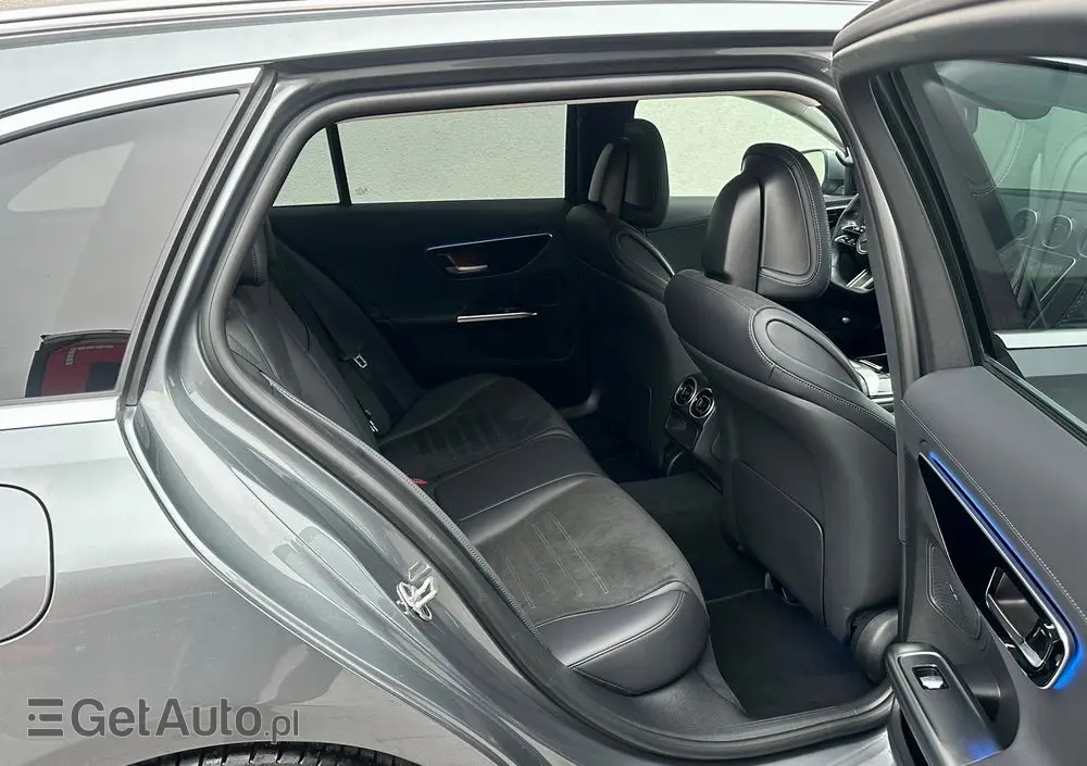 MERCEDES-BENZ Klasa C 220 d 9G-TRONIC AMG Line
