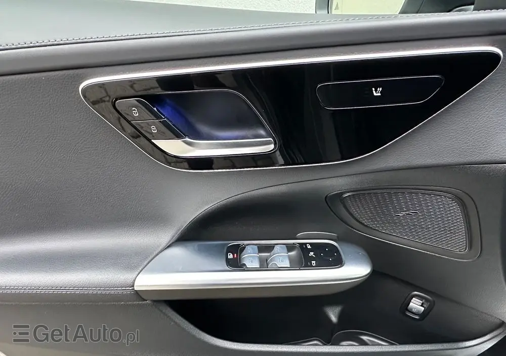 MERCEDES-BENZ Klasa C 220 d 9G-TRONIC AMG Line