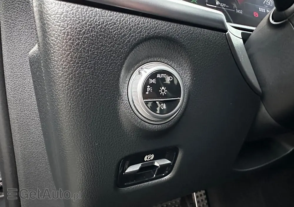 MERCEDES-BENZ Klasa C 220 d 9G-TRONIC AMG Line