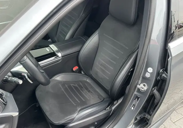 MERCEDES-BENZ Klasa C 220 d 9G-TRONIC AMG Line