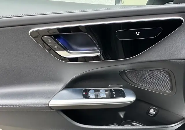 MERCEDES-BENZ Klasa C 220 d 9G-TRONIC AMG Line