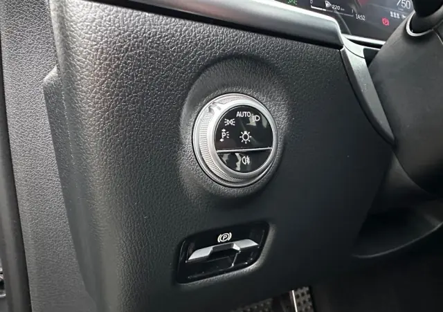 MERCEDES-BENZ Klasa C 220 d 9G-TRONIC AMG Line