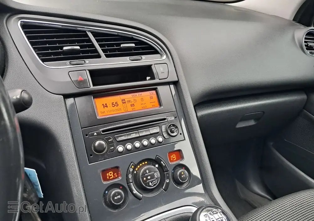 PEUGEOT 5008 1.6 HDi Active