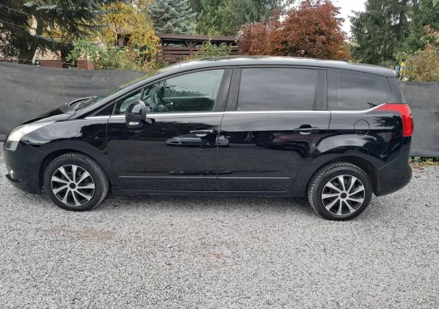PEUGEOT 5008 1.6 HDi Active