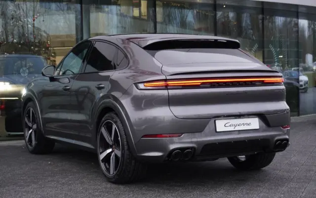 PORSCHE Cayenne Coupe S