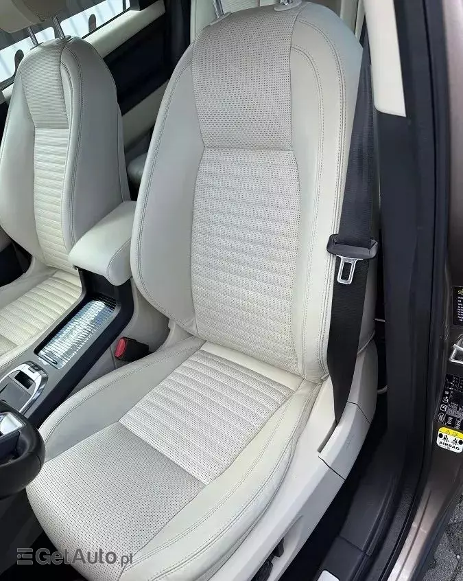 LAND ROVER Discovery Sport 2.0 TD4 HSE Luxury