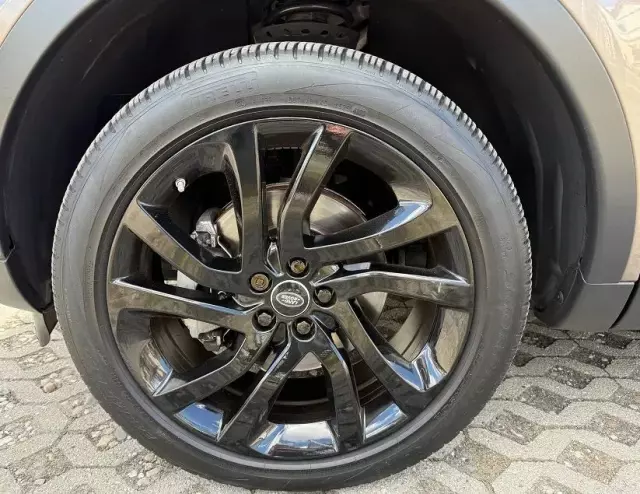 LAND ROVER Discovery Sport 2.0 TD4 HSE Luxury
