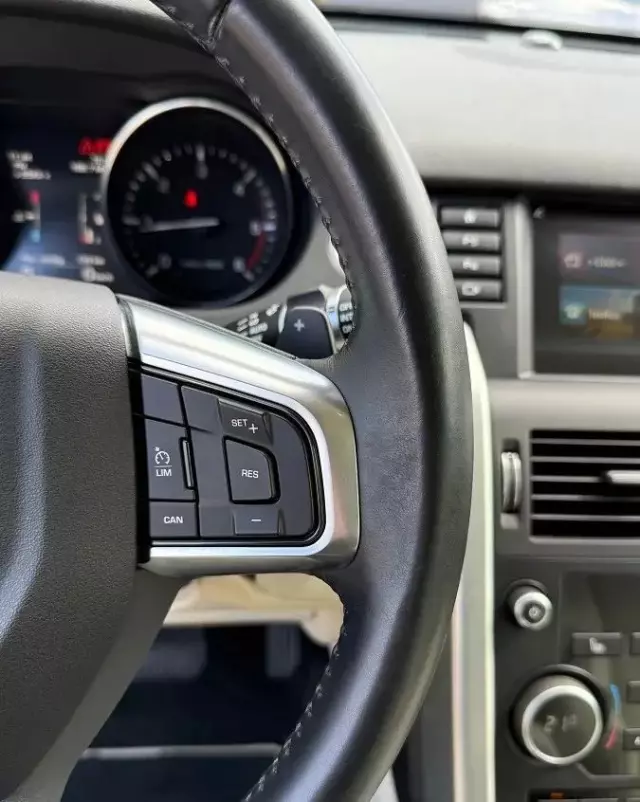 LAND ROVER Discovery Sport 2.0 TD4 HSE Luxury