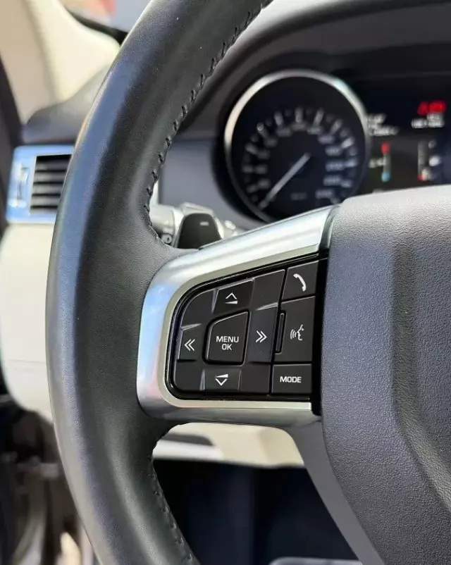 LAND ROVER Discovery Sport 2.0 TD4 HSE Luxury