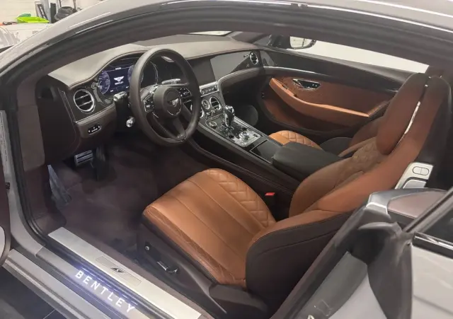 BENTLEY Continental GT V8
