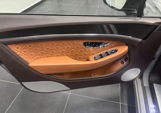 BENTLEY Continental GT V8