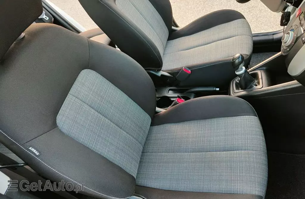 KIA Venga 1.4 16V (90 KM)