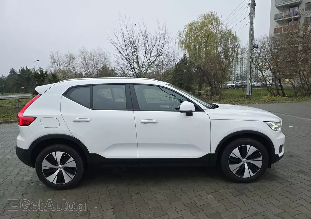 VOLVO XC 40 D4 AWD Momentum