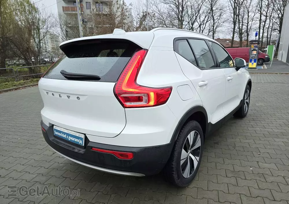 VOLVO XC 40 D4 AWD Momentum